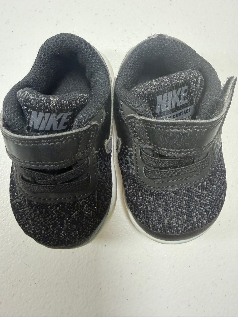 Nike Revolution Toddler Black Knit Hook-and-Loop Sneakers size 3C